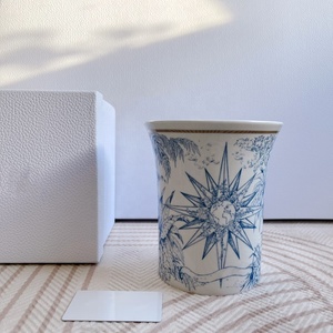 Vase de sol de luxe en porcelaine royale, design contemporain, écologique, promotion en cours - Product Image 3