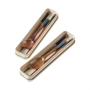 Juego de Cubiertos de Madera Reutilizables para Viajes al Aire Libre, con Estuche de Almacenamiento Ecológico, Venta al Por Mayor - Product Image 1
