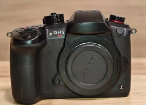 กล้อง Lumix GH5S เซ็นเซอร์ CMOS ความละเอียดสูงแบบ Four-Thirds กล้องดิจิตอล 4k 10MP รุ่น GH5S - Product Image 5