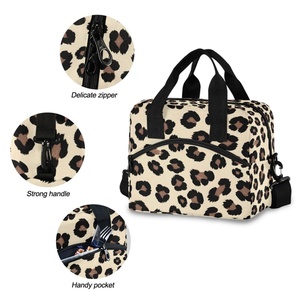 Fashionable Custom Leopard Printed 15L Polyester Food Thermal Stylish and Practical Insulated Cooler Bags for Lunch Picnic - Product Image 5