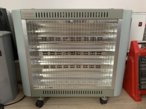 Calentador eléctrico de <span class=keywords><strong>pies</strong></span> de cuarzo de 2000W con Ce - Product Image 2