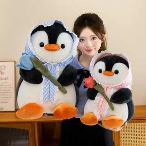 Peluche pingouin mignon tenant une tulipe, super douce, cadeau de Saint-Valentin, d'anniversaire, décoration de canapé et de maison, vente en gros - Product Image 4
