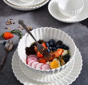 Juego de platos y tazones de cerámica blanca con logotipo personalizado, borde festoneado, vajilla para ensalada, sopa, plato para cenar, para hotel y restaurante - Product Image 2