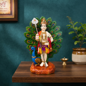 Artisanat Nirmala : Statue artisanale en résine du Dieu hindou traditionnel Lord Murugan Kartikeya avec fond en plumes de paon pour la maison - Product Image 2