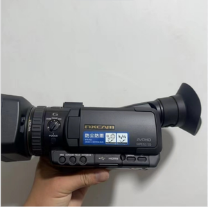 Cámara de mano HXR-NX70C con zoom 12x, Full HD, cámara digital usada - Product Image 1