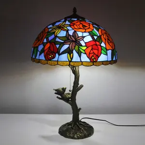 LongHuiJing Tiffany Style Glasmalerei Lampen schirm Schreibtisch lampen Rose Pattern Tisch lampen mit antikem Sockel