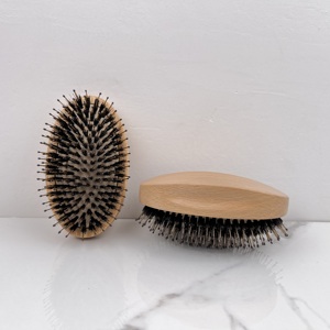 Cepillo Ovalado de Madera de Haya Natural para Mujer y Peine de Masaje con Cerdas de Jabalí y Cojín para un Mejor Cuidado del Cabello - Product Image 1
