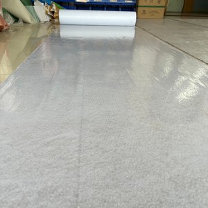 Phim bảo vệ sàn nhà bằng chất liệu PE trong suốt, tự dính, chống trơn trượt, chống thấm nước, bền chắc, hiện đại, chịu lực cao, dùng cho cửa và sàn nhà - Product Image 1