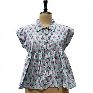 เสื้อกล้ามคอวีผ้าฝ้ายพิมพ์ลายด้วยมือ 100% สไตล์ญี่ปุ่น ลายดอกไม้ เป็นมิตรกับสิ่งแวดล้อม เสื้อครอปสำหรับผู้หญิง - Product Image 1