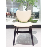 Meubles de restaurant modernes sur mesure, chaise de café en cuir PU avec dossier en forme de cœur, chaises de salle à manger de loisirs pour hôtel, ensemble de chaises