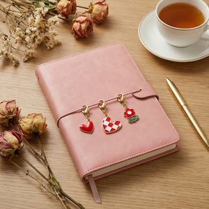 Dijes con Cierre de Langosta con Patrón de Corazón Rojo, Aleación de Zinc, Colgante de Moda Unisex, Accesorios de Regalo - Product Image 3
