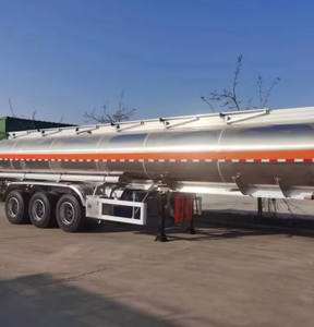 Semirremolque Cisterna de Combustible/Agua Personalizable de 45000 Litros, de Acero Inoxidable/Aluminio, para Camión Diésel - Product Image 1