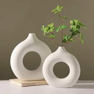 Style modéré décoratif blanc rond blanc vase décor à la maison salon vases en céramique pour la décoration