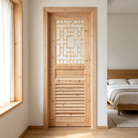 Porte intérieure en bois massif de style campagnard avec grille en bois rétro, décoration de style cottage