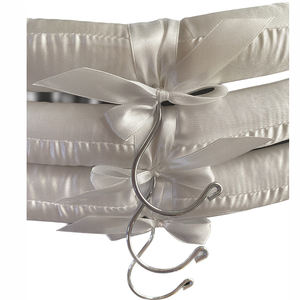 Porte-mouchoirs multi-styles en satin Cintres pour chambre d'hôtel - Product Image 4
