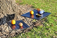 Table de camping pliable moderne en aluminium léger avec sac de transport pour utilisation en extérieur, dans la salle de sport et au parc
