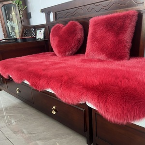 Coussins de canapé en fausse fourrure de renard en peluche, forme cœur, rouge, lavables en machine, coussins décoratifs - Product Image 1