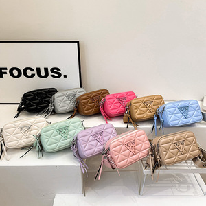 Sacs à bandoulière en cuir PU de créateur pour femmes, sacs à main et pochettes en gros avec fermeture éclair pour toutes les saisons (printemps, été, automne, hiver) - Product Image 1