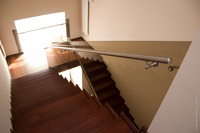 Support de main courante réglable en acier inoxydable moderne DETECH pour balustrades en verre sans cadre, systèmes de balustrades de balcon
