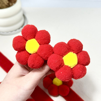Bracelet claquant en peluche fleur rouge en gros, bracelet à pression moelleux en forme de fleur, cadeau pour les fêtes d'anniversaire