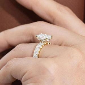 Anneaux de bijouterie fine pour femmes en or jaune 18 carats avec diamant moissanite taille radiant de 3,0 carats, bande épaisse, design tendance - Product Image 6