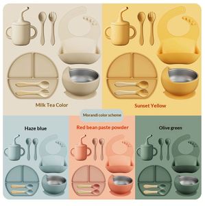 Ensemble de vaisselle pour bébé en silicone sans BPA, 8 pièces, assiette, bavoir, bol, cuillère, fourchette, tasse, ensemble d'alimentation pour bébé en silicone 9 en 1 - Product Image 4