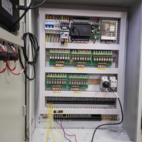 Boîtier de distribution de commande PLC sur mesure Chengcheng PDG 480V 200A en acier laminé à froid IP54 avec verrouillage hybride et interface tactile HMI automatisée