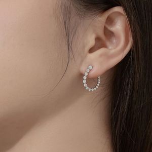 Boucles d'oreilles clous Dylam luxueuses en argent S925 avec zircone cubique 5A, forme géométrique en U, pour un look quotidien élégant - Product Image 4