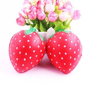 Jouet anti-stress en mousse PU à remontée lente, simulation de fruit fraise, pour enfants de 5 à 7 ans, unisexe - Product Image 4