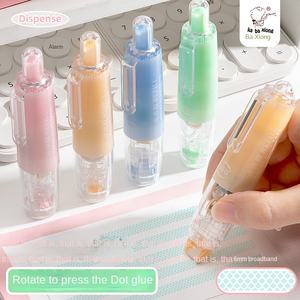 Rodillo de cinta adhesiva de alta viscosidad, cinturón de corrección adhesiva de doble cara, barras de pegamento Manual de puntos fuertes para niños y estudiantes - Product Image 3