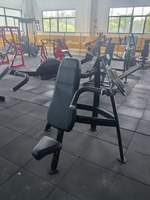 Machine à presser les épaules assis à charge libre, équipement de gym commercial, entraîneur de deltoïdes, entraînement des bras indépendants en convergences