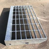 Marches de grilles en acier perforées galvanisées à chaud, antidérapantes, durables, pour escaliers industriels extérieurs, garantie 3 ans
