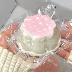 Jouet anti-stress en silicone de qualité alimentaire, grand format, en forme de pudding de cerises et de crème fouettée, mignon, abordable et pas cher pour étudiants - Product Image 1