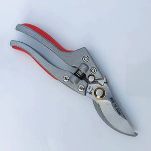Sécateur de taille Shanteng V9 à lame en acier carbone, manche rouge, fabriqué au Japon, pour la taille des arbres fruitiers et du jardin - Product Image 3