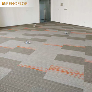 Loseta de Alfombra de Polipropileno Geométrica Comercial para Oficina, Lavable, para Hoteles y Hogares - Product Image 1