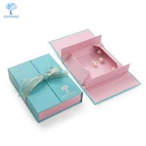 Caja de Regalo Rígida de Lujo, Fabricante de Empaques de Cartón con Laminado Mate, Caja de Papel Rosa Premium, Logotipo Personalizado, Reciclable - Product Image 1
