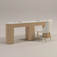 Tables de manucure modernes blanches à double ou simple poste avec plateau en marbre et ensemble de chaises avec dépoussiéreur pour poste de beauté et de manucure