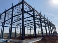Structure de hangar préfabriqué en béton avec terrasse en acier pour entrepôt extérieur