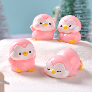 Nouvel Arrivage : Adorables Figurines de Pingouins Roses en Résine pour la Création de Globes de Neige DIY – Ornements de Noël et de Fêtes d'Hiver – Idéal Cadeau - Product Image 3