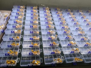 <span class=keywords><strong>Borne</strong></span> de batterie de <span class=keywords><strong>voiture</strong></span> en cuivre rouge bleu noir jaune de haute qualité série Rv - Product Image 3