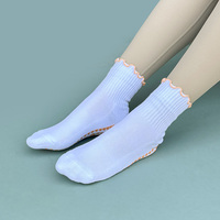 Chaussettes antidérapantes pour femmes, respirantes, tricotées, avec manchette de compression pour usage quotidien et pratique de Pilates et de yoga