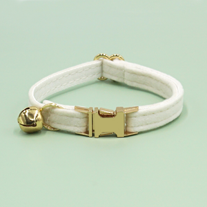 Großhandel Samt-Halsband für Katzen und Hunde mit Glocke, Modisches Samt-Haustierhalsband mit optionaler personalisierter Schnalle in verschiedenen Farben - Product Image 3
