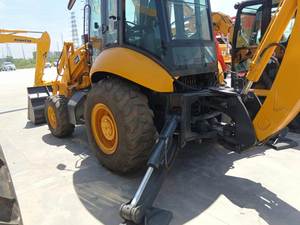 รถขุดตักดินมือสอง JCB 3CX พร้อมอุปกรณ์เคลื่อนย้ายดิน  เครื่องยนต์คัมมินส์ บุ้งกี๋ 3 เมตร น้ำหนักใช้งาน 10 ตัน ปั๊มคาวาซากิ - Product Image 4
