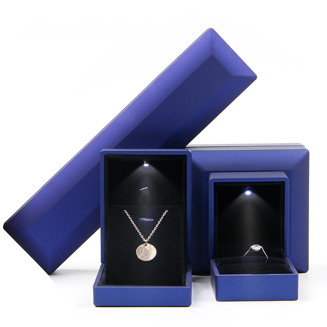 Custom Logo Luxury Velvet Jewelry Box LED Light Ring Display Box Wholesale
