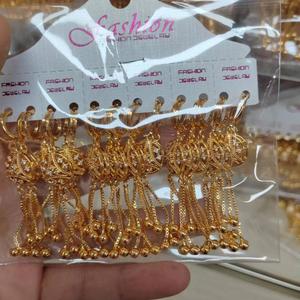 Pendientes de Mariposa y Flor de Cuatro Hojas a la Moda, Servicio Exclusivo OEM ODM, Acabado con Efecto Espejo, Prueba de Resistencia, Venta al por Mayor Mixta - Product Image 1