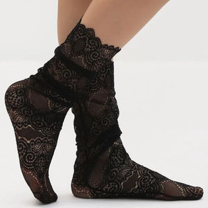 Японские белые дизайнерские кружевные носки с напуском для девочек - Product Image 2