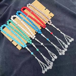 Collier artisanal à 33 perles en imitation turquoise avec franges et glands, perles vintage de 10 mm, chapelet de prière, accessoire de méditation chakra - Product Image 1