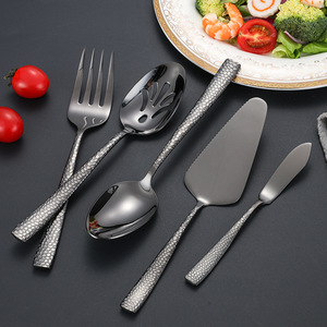 Juego de Cubiertos de Acero Inoxidable de 13 Piezas con Textura Martillada, Cuchara para Servir, Tenedor, Cuchara para Salsas, Espátula para Pizza, Esparcidor de Aceite, Estilo Occidental - Product Image 3