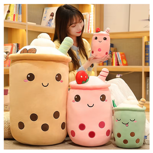 Cuscino a Forma di Tazza di Bubble Tea Morbido e Carino, Peluche a Forma di Tazza di Fragola Anime, Giocattolo Imbottito in PP - Product Image 1