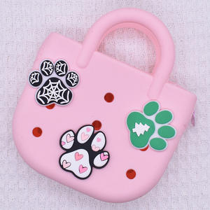 थोक प्यारा पालतू पालतू कुत्ता पाव जूते आकर्षण प्रचार उपहार स्मृति चिन्ह पशु जूते सजावट pvc कुत्ते प्रिंट रबर प्लग जूते आकर्षण - Product Image 3